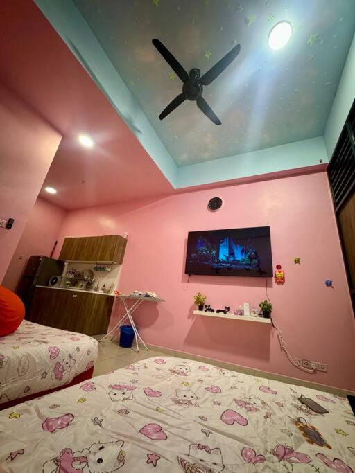 Hello Kitty Homestay - Cameron Highlands - Spacious Studio - Perfect For Families - Sleeps 4 And Baby Tanah Rata Kültér fotó